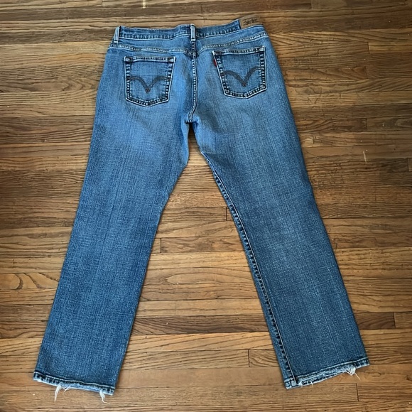 Women’s Levi’s 505 Straight Distressed Wash Jeans - Picture 3 of 9